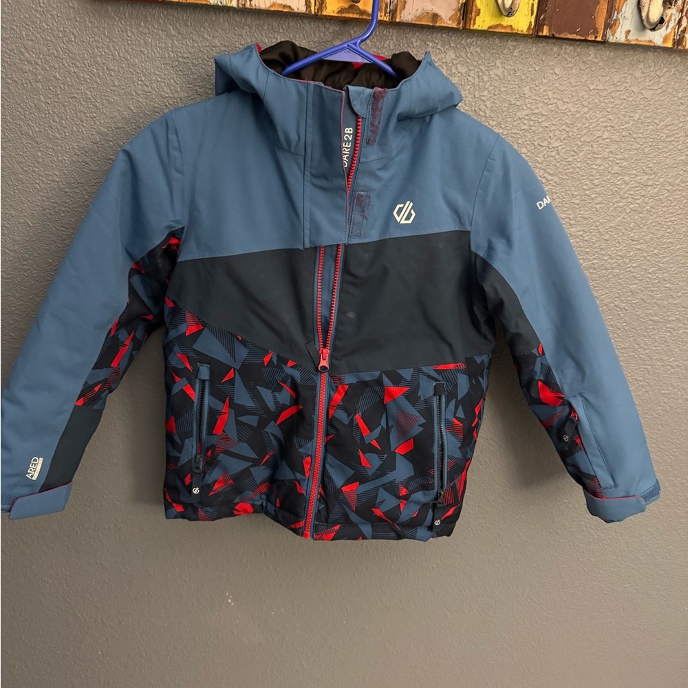 Great used condition! Kids Dare2b Ski jacket size 7-8
